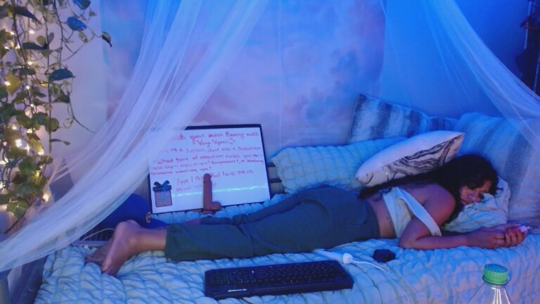 VegaVyxen_22's Streamate show and profile