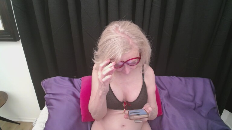 NinaHartley's Streamate show and profile