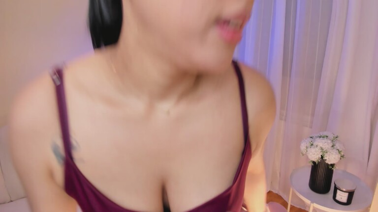 innasantos's Streamate show and profile