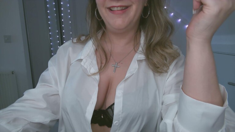 LadybirdXoX's Streamate show and profile